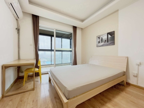 合租·当代国际城 3居室 南卧