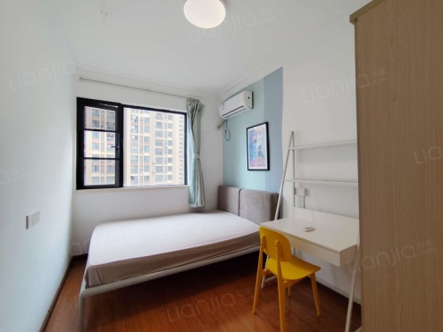 合租·平安光谷春天 4居室 北卧