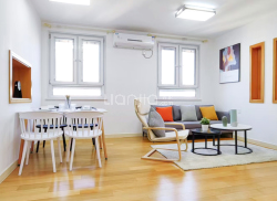 独栋·城家公寓 城家公寓镇江大港新区店 民用水电！可办理居住证！无中介费 2室1厅_凤栖佳苑租房