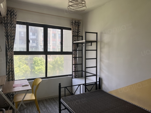 合租·弘阳上湖 5居室 南卧