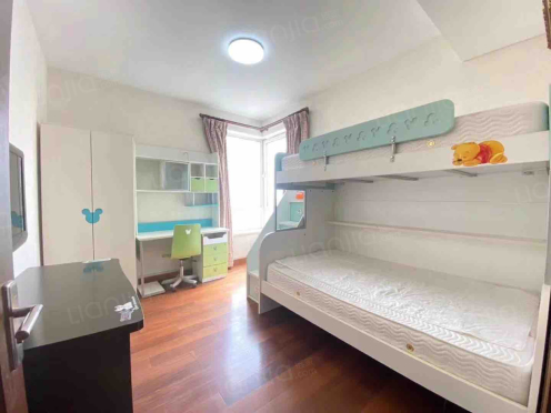 合租·四季新家园 5居室 东南卧