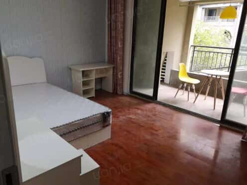 合租·新希望皇冠国际 5居室 东南卧