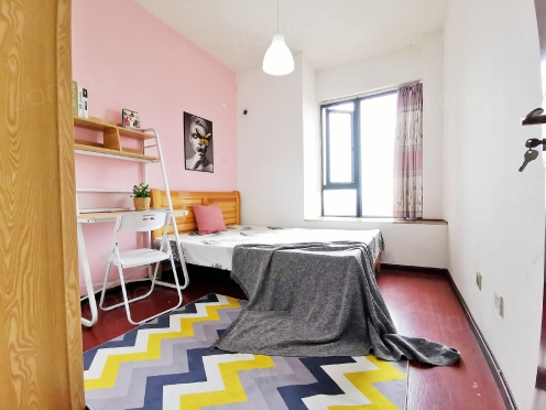 合租·华侨凤凰国际城 5居室 东南卧