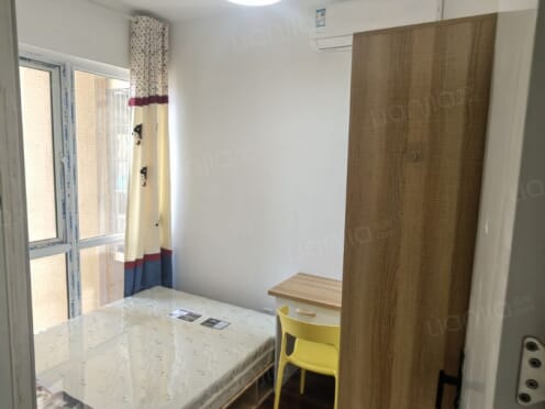 合租·中航城 4居室 南卧