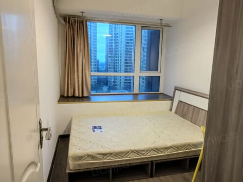 合租·朗诗未来家 5居室 南卧