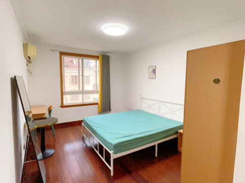 合租·莲花新村六区 4居室 南卧