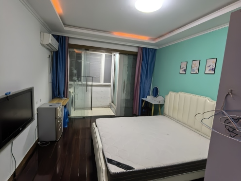 合租·莲花新村一区 4居室 南卧