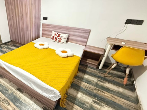 合租·莲花新村五区 4居室 南卧