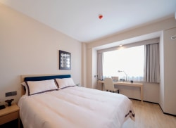 独栋·源悦里青年公寓酒店 国贸 万达 国贸 汇一精装一房一厅 可开票 1室1厅_美居中心装修材料城租房