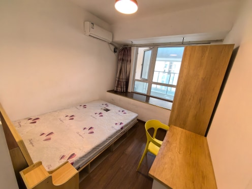 合租·朗诗未来家 5居室 南卧