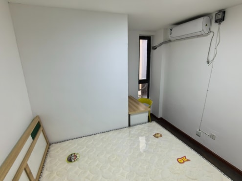 合租·花样年龙年中心三期 5居室