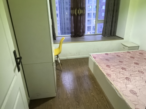 合租·华宇天府花城二期 5居室 南卧