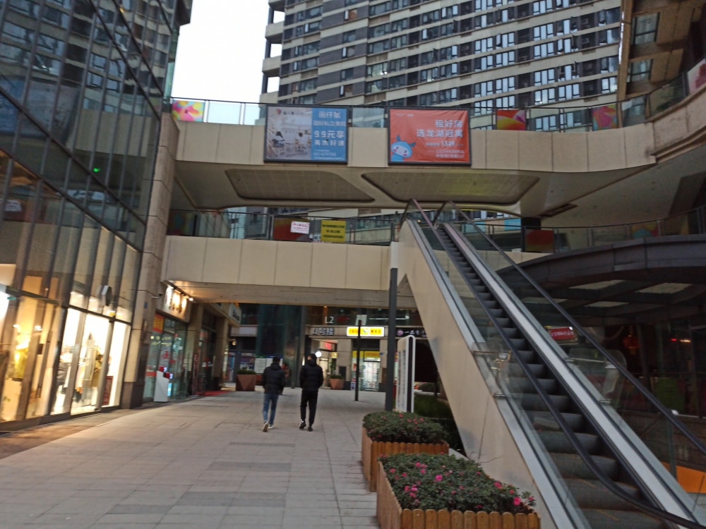 石桥铺地铁站店