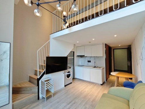 独栋·冠寓 上海华泾天街国际公寓 滨江附近轻奢复式，落地窗采光极佳，可做饭 开间