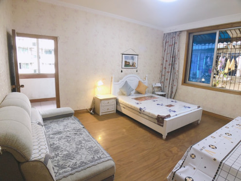 合租·清邻街3号 4居室 南/北卧