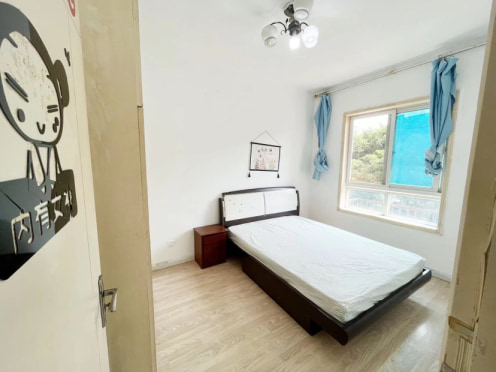 合租·云影苑 4居室 南/北卧