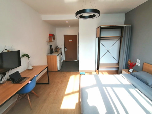 独栋·朗诗寓 东方大道店 朝西阳光飘窗，独户独卫，可短租，2楼低层出行方便 开间