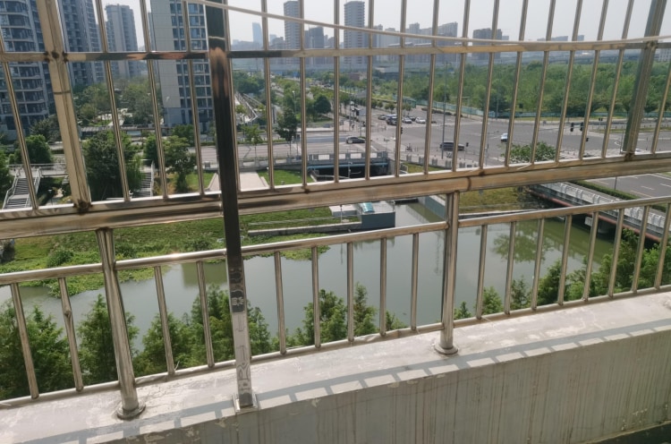 近三号地铁双阳台一室一厅，
