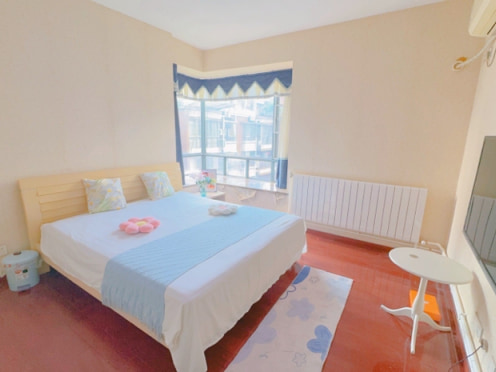 合租·香槟花园 5居室 南卧