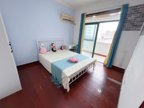 合租·香格里拉花园 4居室 南卧