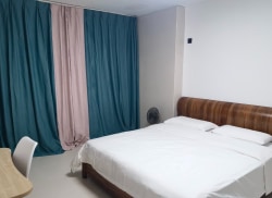 独栋·时光印酒店公寓 明珠广场店骑楼老街店 市中心花园房一房一厅直租，全新装修拎包入住，南有阳台北有露台 1室1厅_大英村住宿楼租房