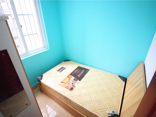 合租·金碧花园 5居室 东卧