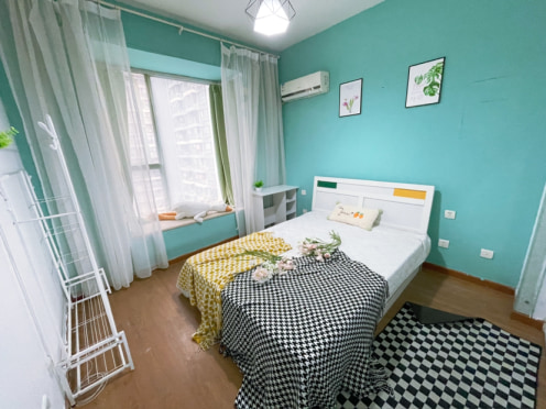 合租·香格里拉花园 5居室 南卧