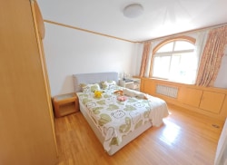 合租·梅岭小区 5居室 南卧_梅岭小区租房