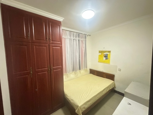 合租·二环路东三段23号 5居室 南卧