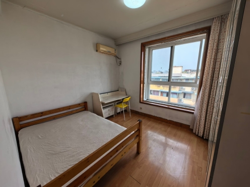 合租·金地花园 5居室 南卧