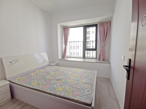 合租·新城悦隽盛世 5居室 南卧