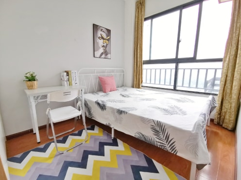 合租·华侨凤凰国际城 5居室 南卧