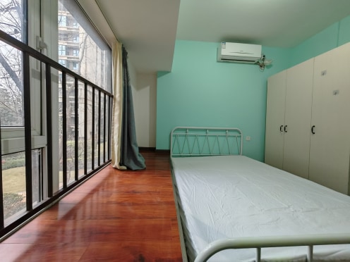 合租·花样年香门第北区 5居室 南卧