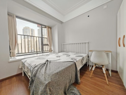 合租·人居玺云府 4居室 东南卧