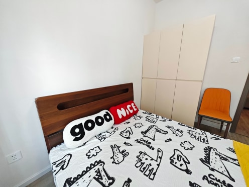 合租·建工梧桐屿 5居室 东卧