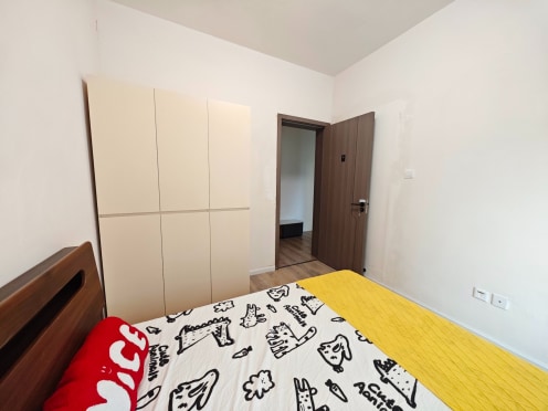 合租·建工梧桐屿 5居室 东卧