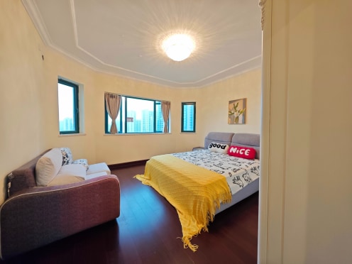 合租·恒大雅苑 5居室 东卧