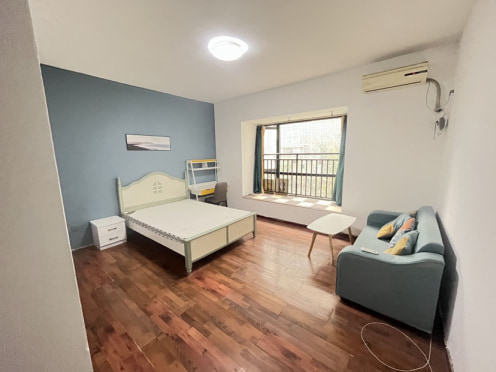 合租·芙蓉华庭 5居室 南卧