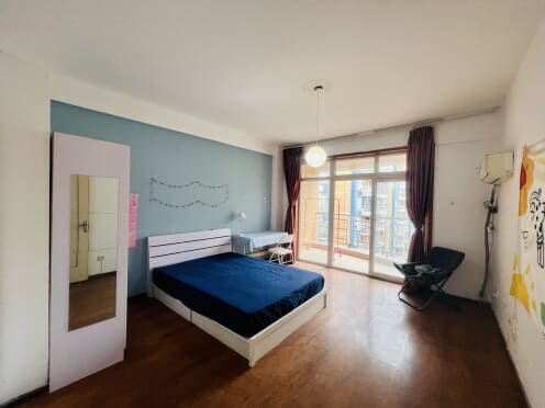 合租·新世界丽晶花园 4居室