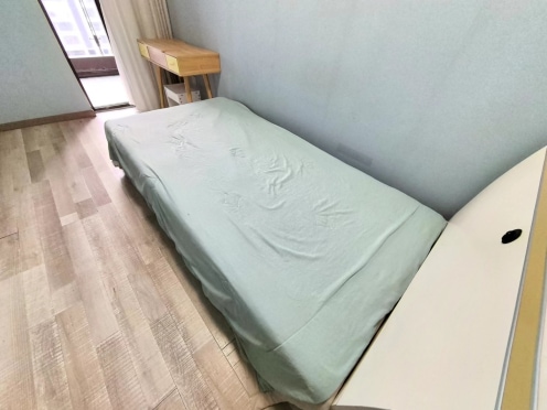 合租·人居盛和林语南区 5居室 南卧