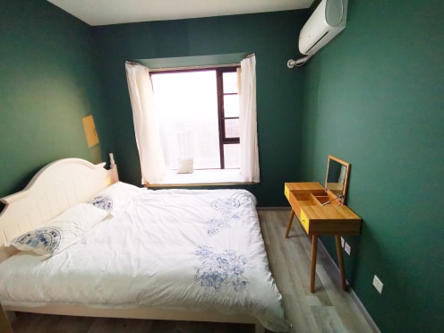 合租·人居盛和林语南区 5居室 南卧