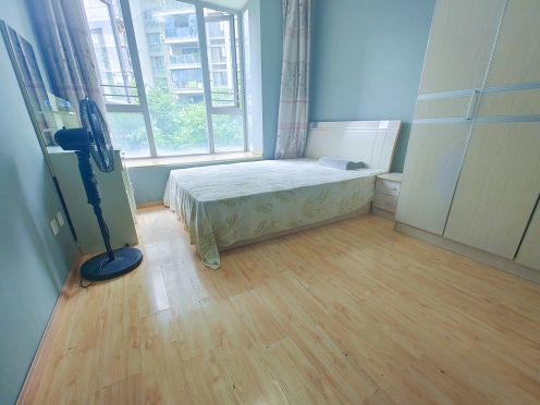 合租·时代晶科名苑 5居室 南卧