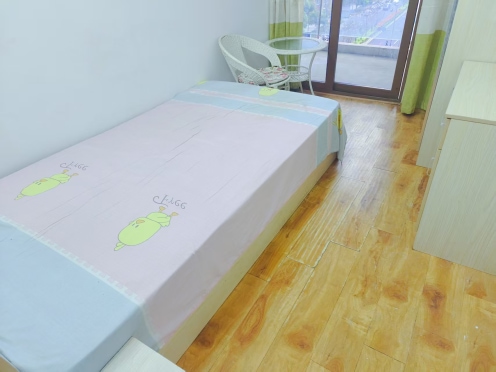 合租·东方希望天祥广场 5居室 南卧