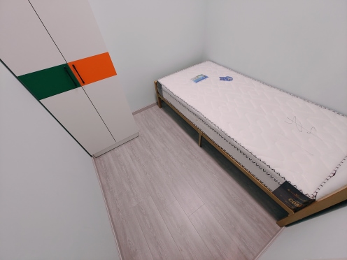 合租·滨江天樾 5居室 南卧