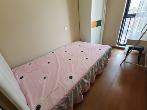 合租·滨江天樾 5居室 南卧