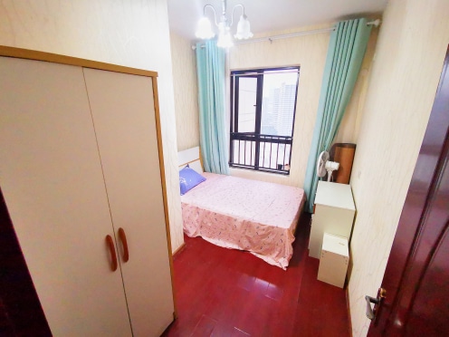 合租·复地雍湖湾 5居室 南卧