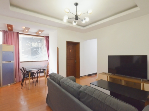 独栋·果果青年公寓 成科路3号店 倪家桥地铁站附近 整租1楼套三带花园 3室1厅