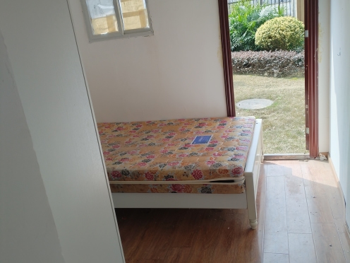 合租·美泉悦府 5居室 南卧