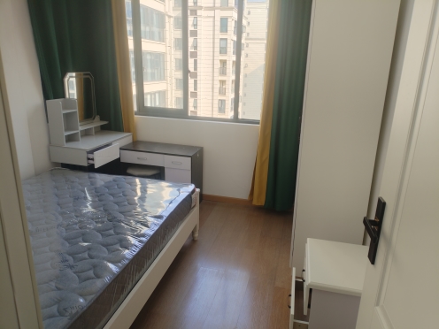 合租·美泉悦府 5居室 南卧