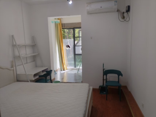 合租·美泉悦府 5居室 南卧